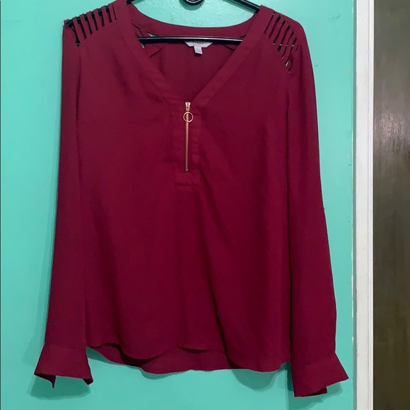 Jeans with 2 blouses - Picture 2 of 3